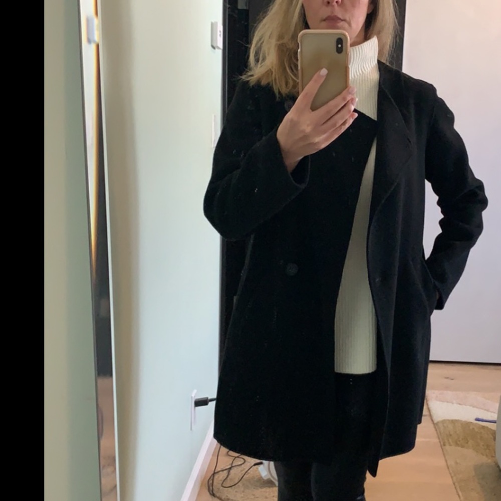 Theory black wool coat like new! Size S